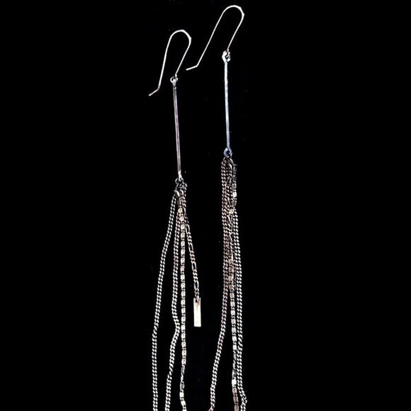 ANN DEMEULEMEESTER Gunmetal Silver-Tone Chain Link Shoulder Grazing Earrings - Picture 4 of 10